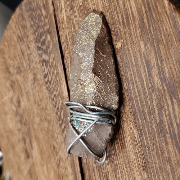 Primitive viking jasper gold veined shard brutalist pendant - Picture 1 of 3